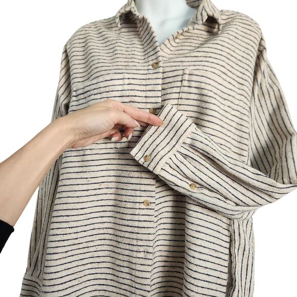 EUC Madewell Beige And Navy Button Up Oversized Shirt Sz M - Picture 3 of 5